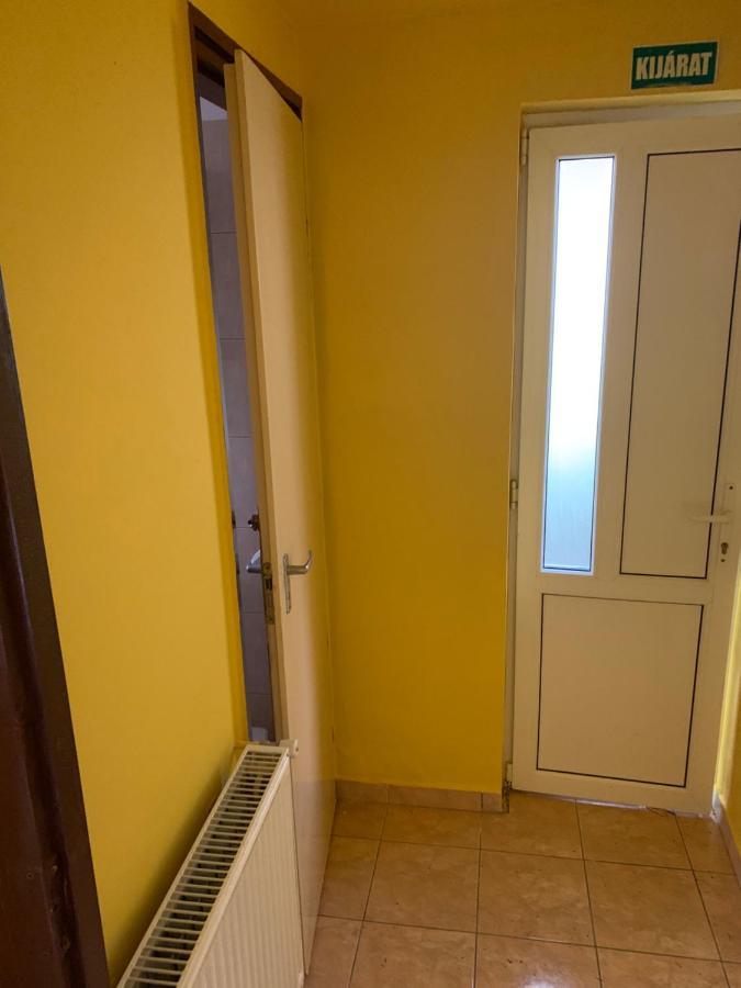 Zsuzsa Apartman Hajdúszoboszló Exterior foto